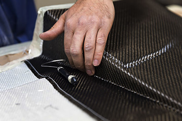 碳纖維零部件制作及其加工流程解析