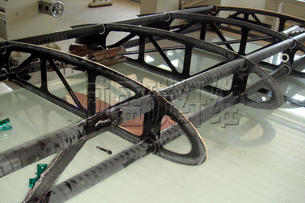 碳纖維無(wú)人機(jī)機(jī)翼骨架