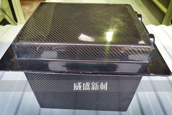 碳纖維動(dòng)力電池箱體