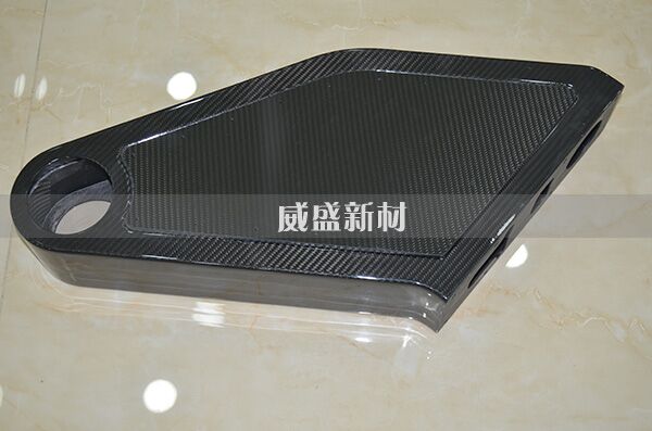碳纖維列車(chē)機(jī)械外殼